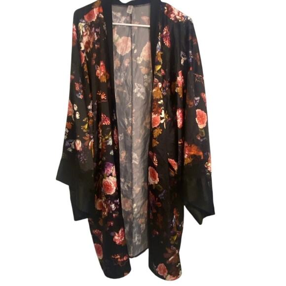 Cacique Black Floral Satin Kimono Robe with Lace Trim Size 22/24 - Picture 2 of 7